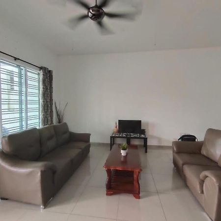 Karak Indah Homestay Exterior foto