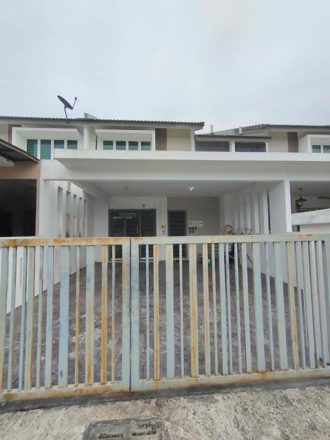 Karak Indah Homestay Exterior foto