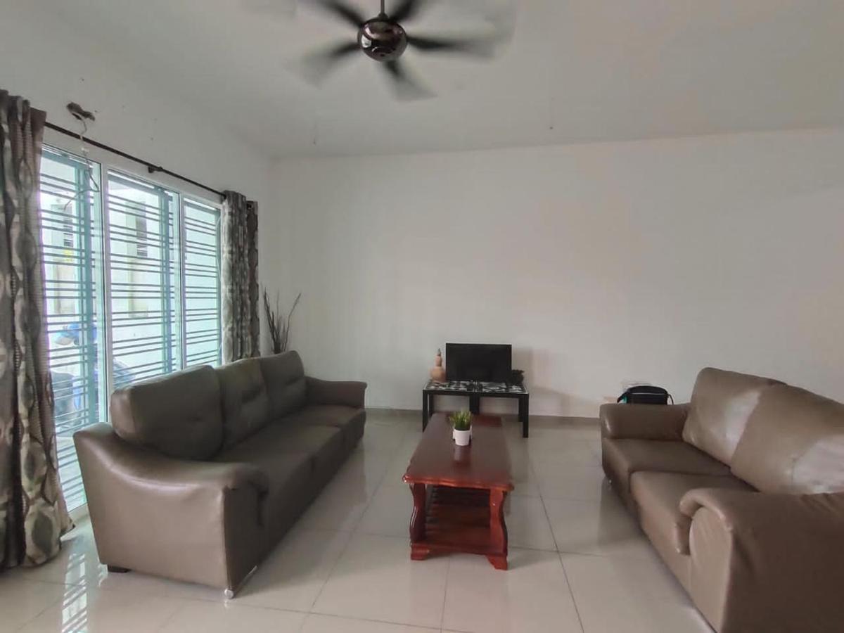 Karak Indah Homestay Exterior foto